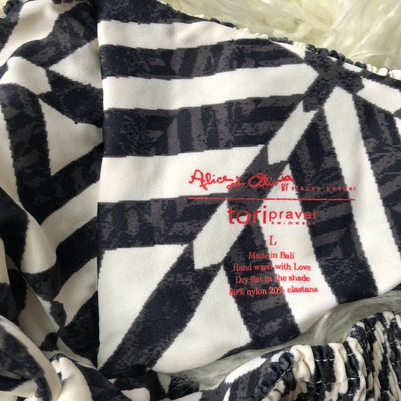 Alice and Olivia Bikini - Picture 6 of 8